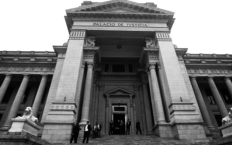 Urge una reforma judicial en el Perú