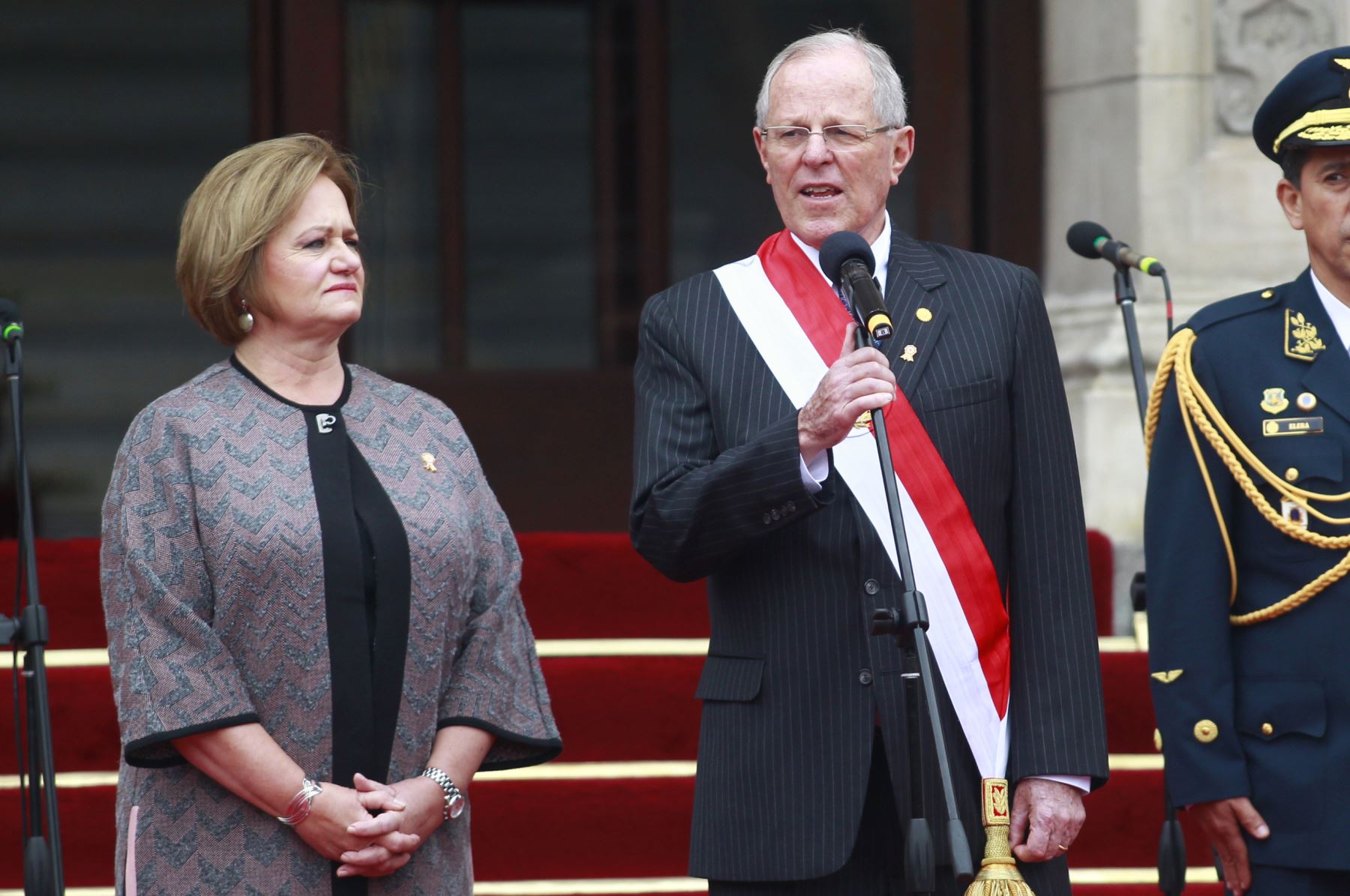 Falta de política en Fiestas Patrias