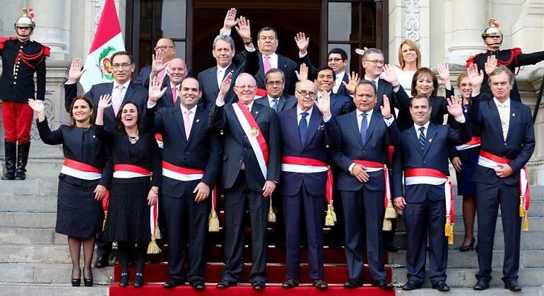 Los ministros son fusibles. Punto.