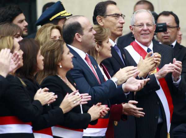 El gobierno en el mismo libreto