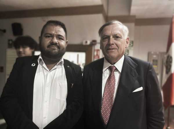 El profesor Huerta de Soto en Per&uacute;