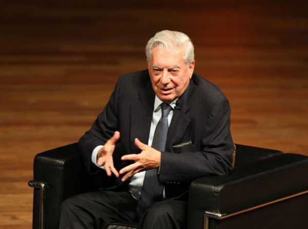 Vargas Llosa habla de su amigo Gabo