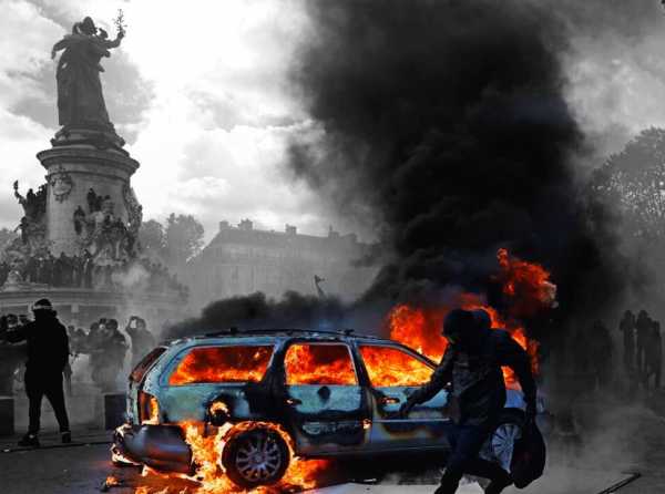 Arde Paris