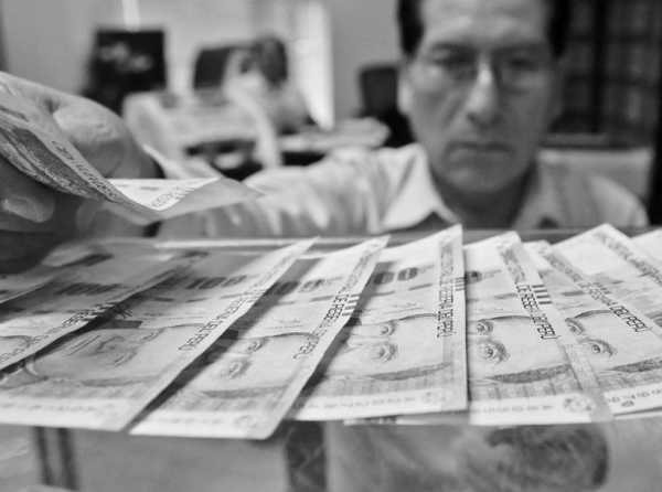 &iquest;Se debe aumentar el sueldo m&iacute;nimo?