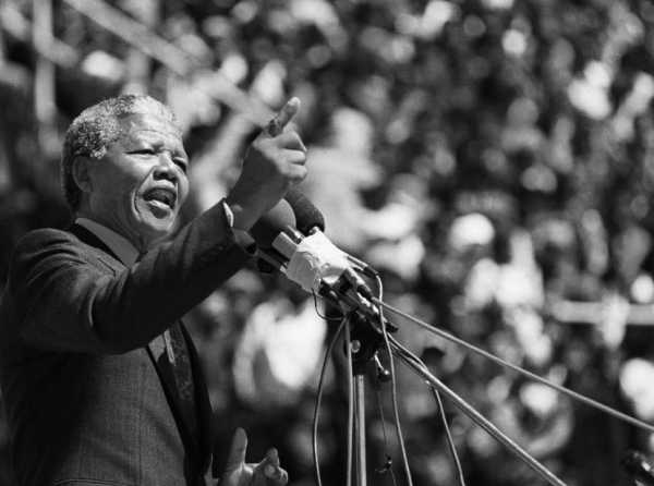 Nelson Mandela: Un largo camino hacia la libertad