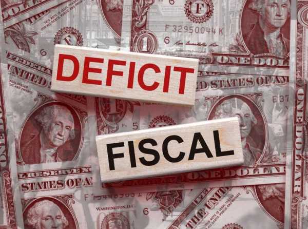 La larga y feroz lucha contra el déficit fiscal en el Perú