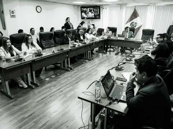 Comisión de Trabajo se convierte en enemiga del empleo formal