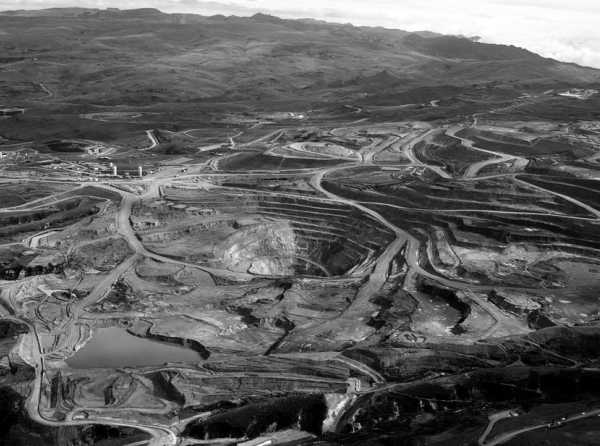 Informe tendencioso sobre agua y minería