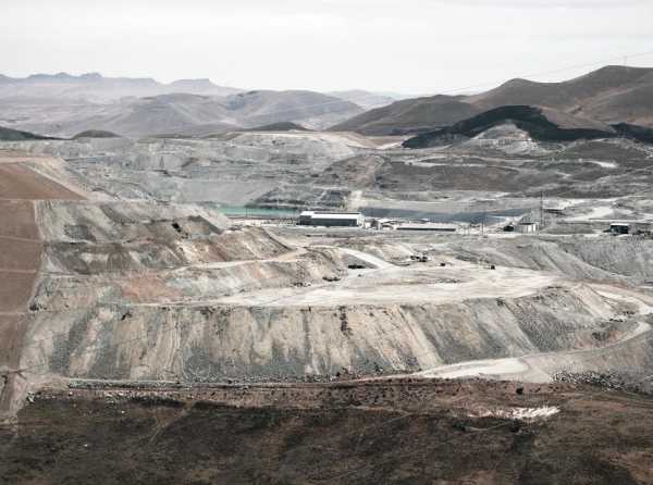 El momento político y el destrabe de los proyectos mineros