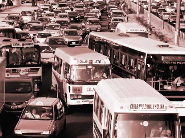 Colapso crónico del transporte urbano masivo en Lima Metropolitana