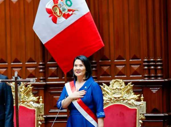 &iexcl;La juramentaci&oacute;n de Keiko y un pa&iacute;s diferente!