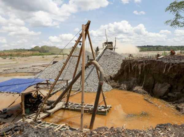 La mala política y el avance de la minería ilegal