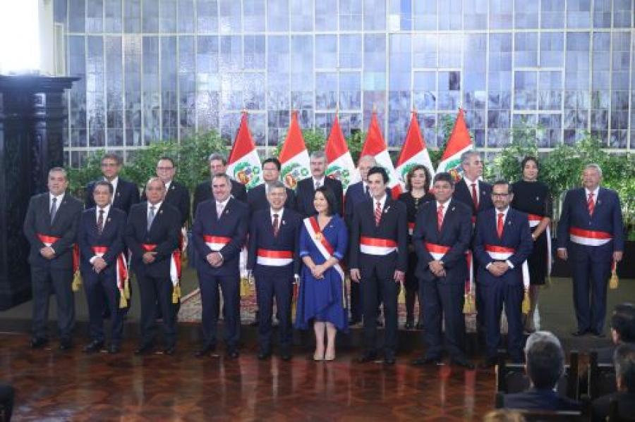 Un gabinete de t&eacute;cnicos, de pol&iacute;ticos y contadores de historias