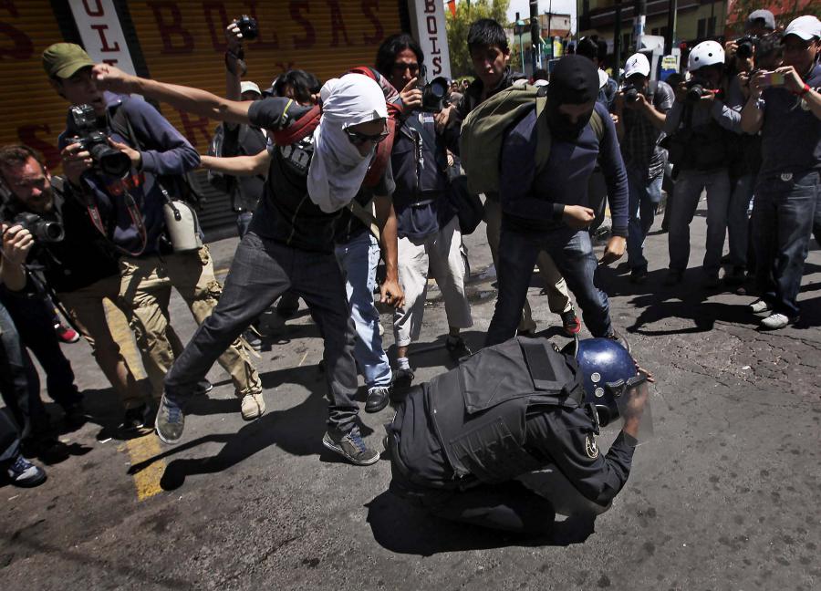 Ley protege a policías y ciudadanos