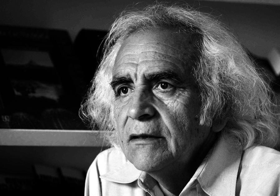 Arturo Corcuera: la delirante mirada de la poesía