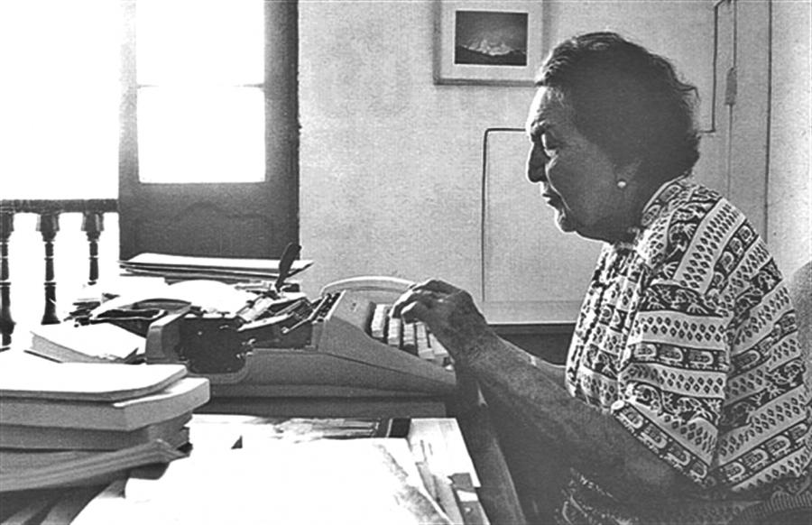 María Rostworowski Tovar (Lima, 1915 – 2016)