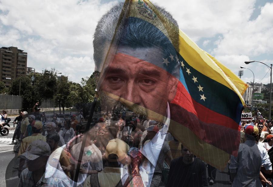 &iquest;Transici&oacute;n o fachada?