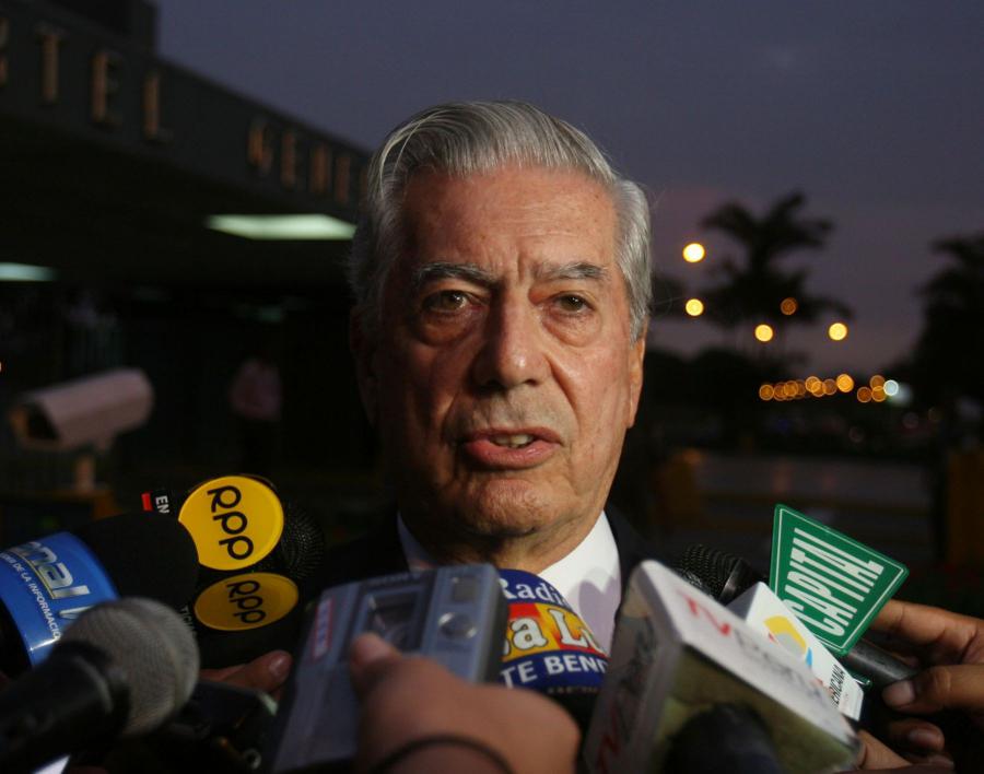 ¿Estrategia equivocada del Nobel Vargas Llosa?