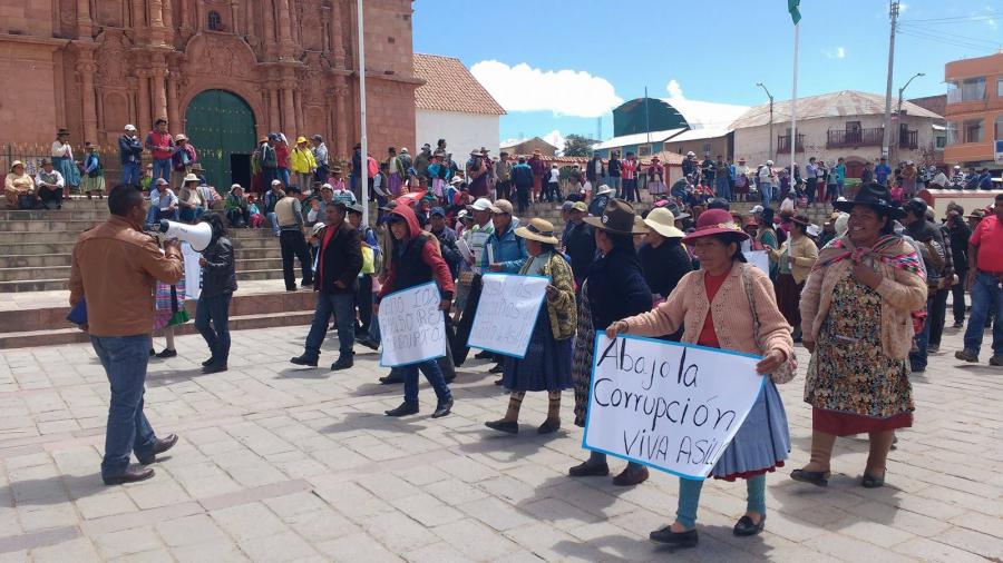 ¡Rondas campesinas amenazan proyectos mineros en Puno!