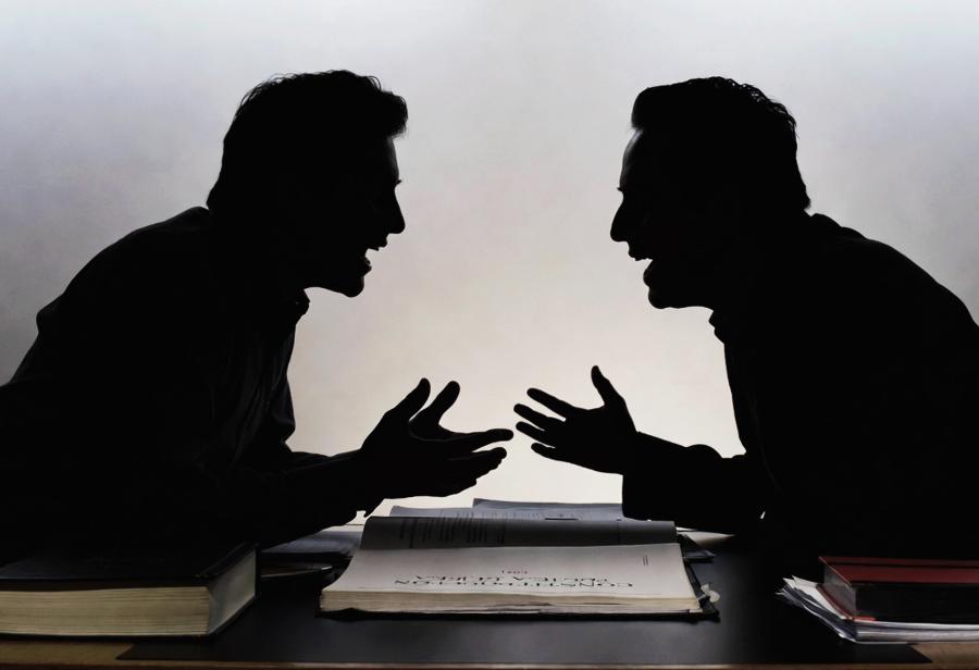 M&aacute;s me pegas, &iquest;m&aacute;s te quiero o m&aacute;s te odio?