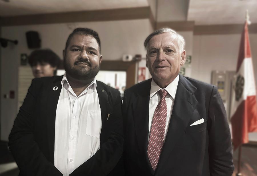 El profesor Huerta de Soto en Per&uacute;