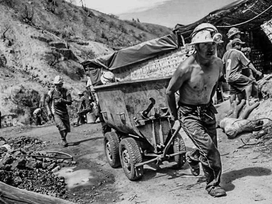 Congreso rectifica error sobre minería artesanal