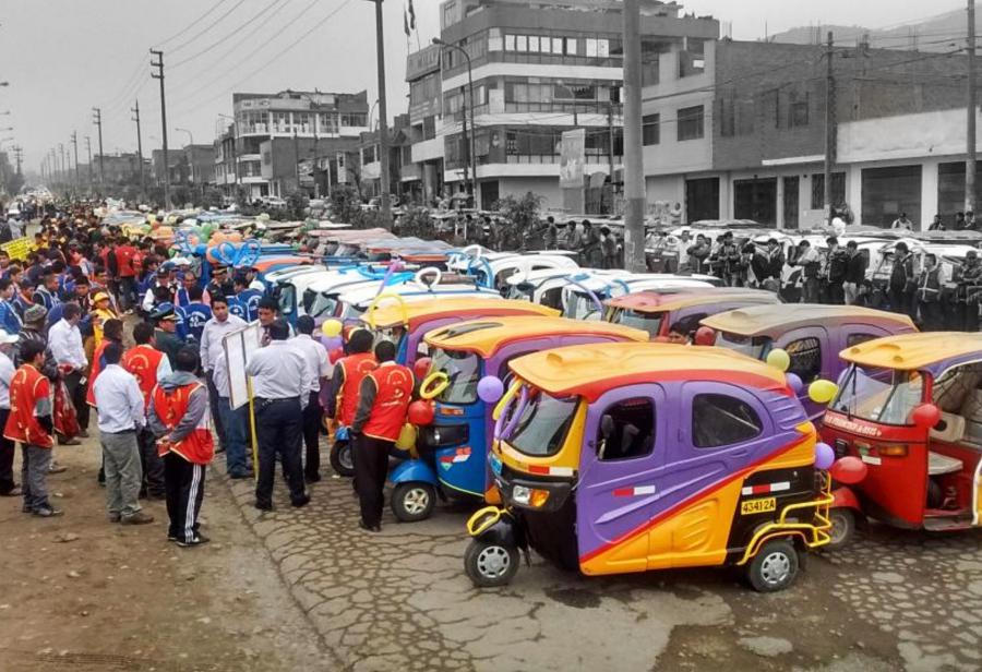 Vamos por los mototaxistas