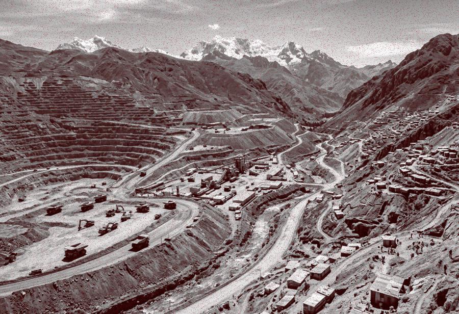 &iexcl;Populismo legislativo total contra la miner&iacute;a moderna!