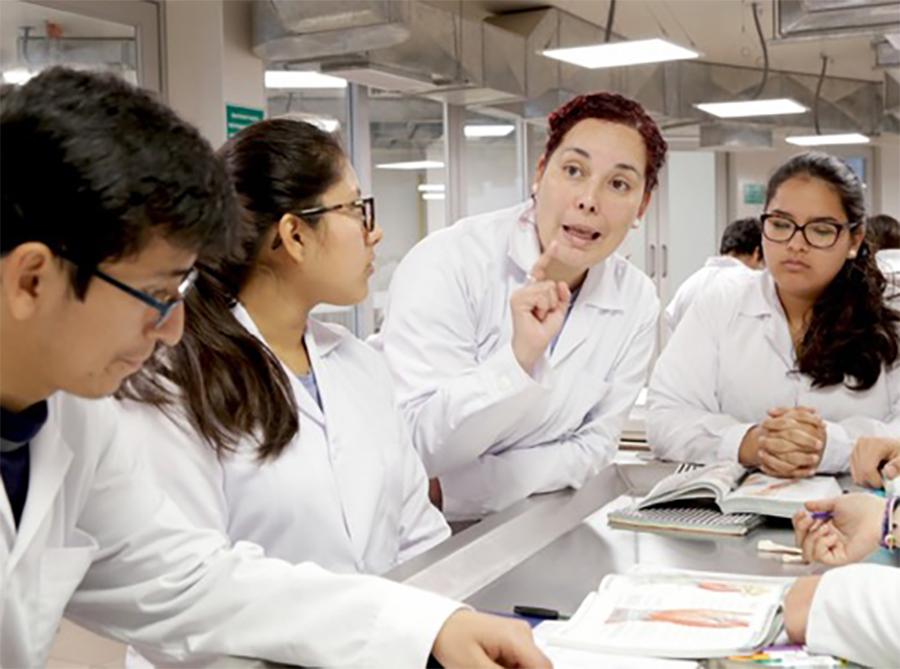 Las universidades y el Día del Estudiante de Medicina