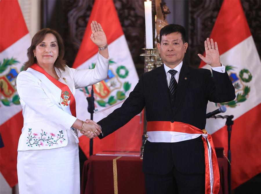 La renuncia del Gabinete Adrianzén y el aislamiento político de Palacio