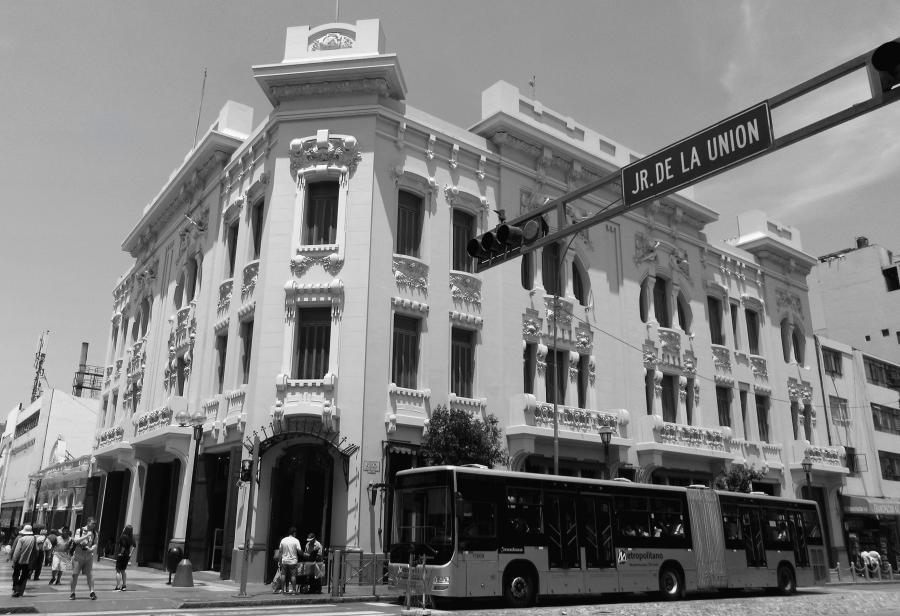 El Palais Concert, una m&aacute;scara del Per&uacute;